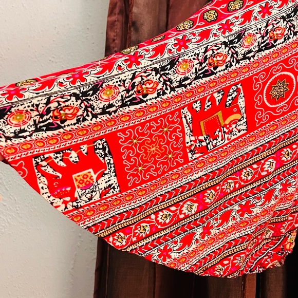 Bohemian Maxi Dress- Beautiful Red Floral Pattern - Picture 4 of 6